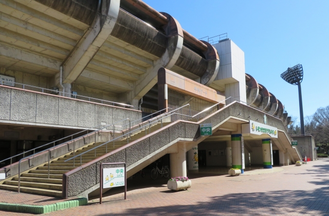 平塚競技場 公式駐車場